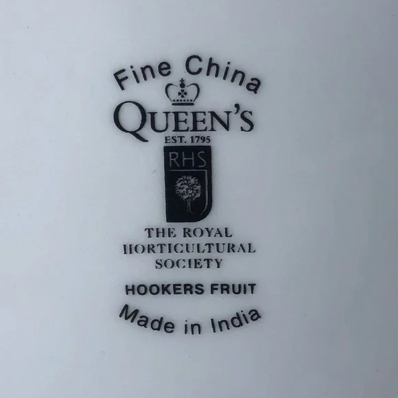 2 Queens Fine China Royal Horticulture Society Hookers Fruit Dinner Plates